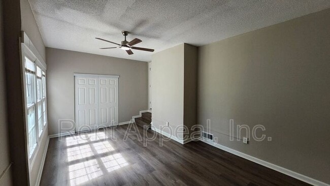Building Photo - 1007 Strawberry Ln