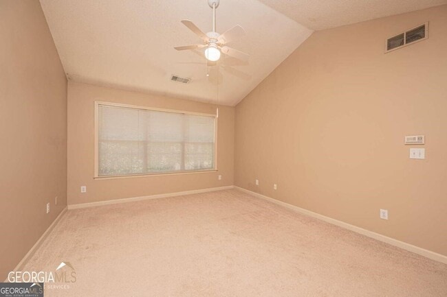 Building Photo - 12060 Carriage Park Ln