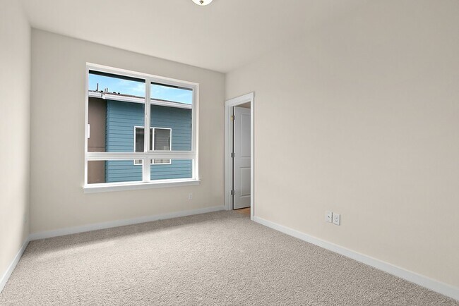Building Photo - 14655 35th Ct NE