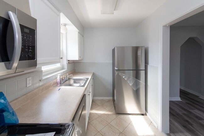 Building Photo - 3053 N Hegry Cir