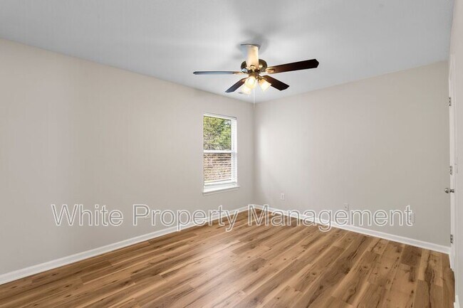 Building Photo - 12427 Oakton Hunt Dr