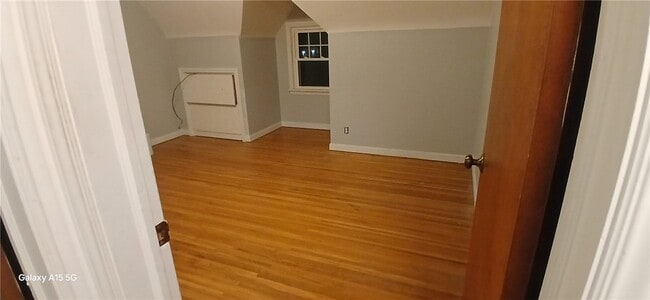 Building Photo - 183 Thorncliffe Dr