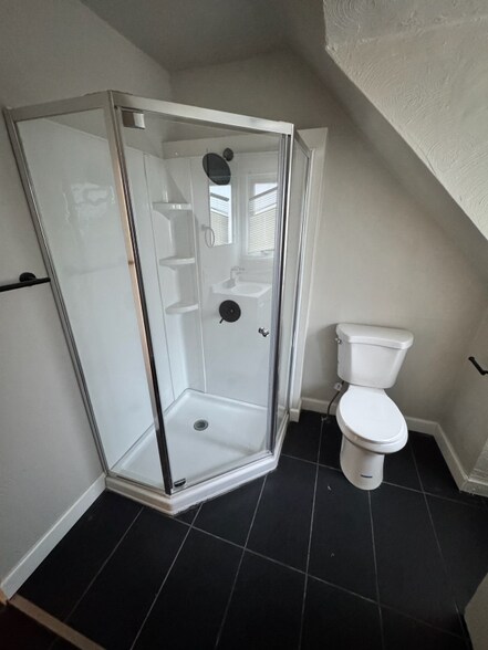 Building Photo - 755 Chislett St