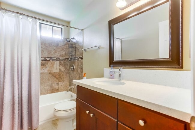 Building Photo - Charming Two Story 3 BR Home Available Mid June!