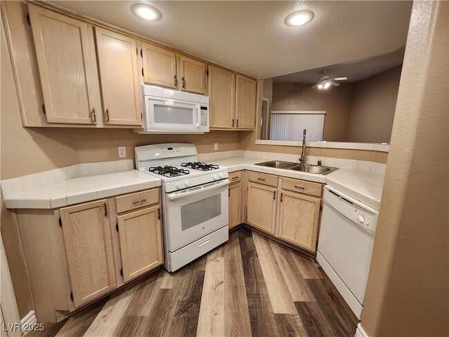 Building Photo - 7400 W Flamingo Rd