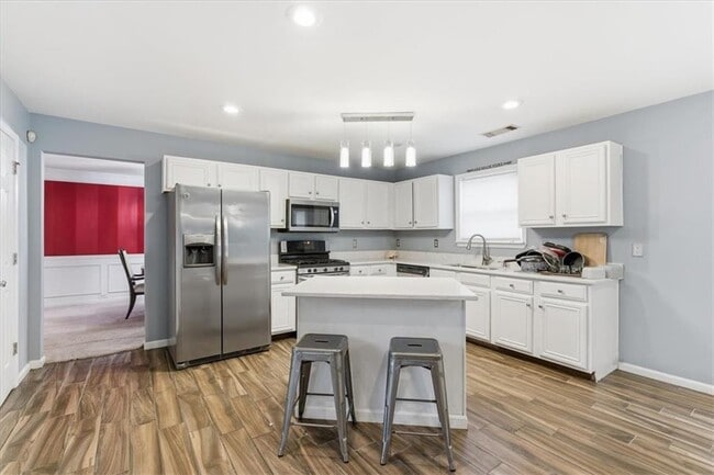 Building Photo - 345 Oxnard Cir SW