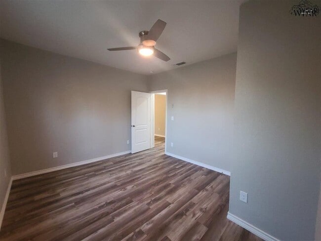 Building Photo - 2000 Fillmore St