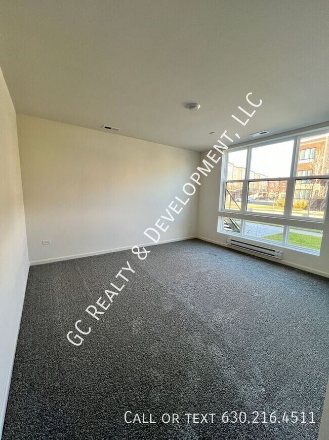Building Photo - ***MOVE IN SPECIAL - 1/2 MONTH FREE RENT! ...