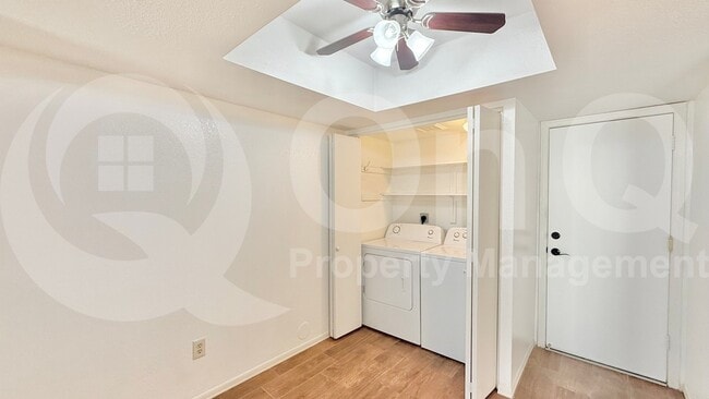Building Photo - 5726 N 10th St