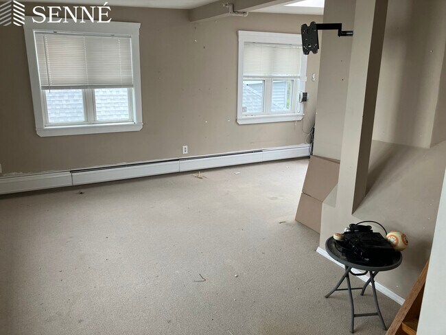 Building Photo - 71 Grovers Ave