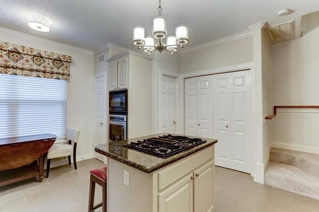 Building Photo - 248 Westcott St