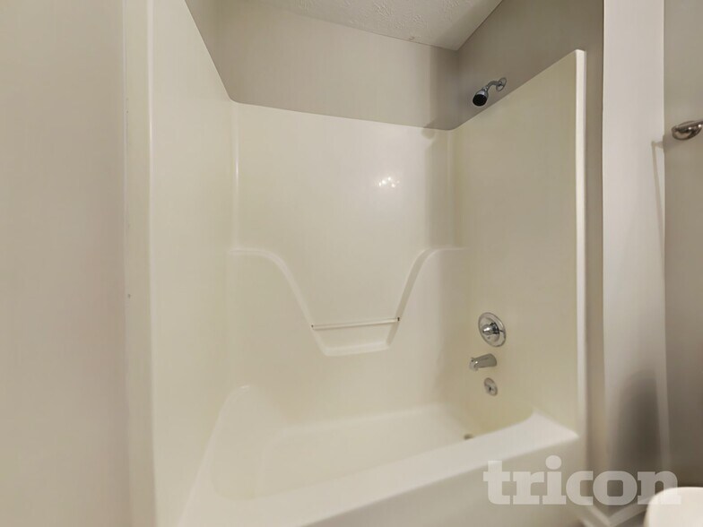 Building Photo - 107 Charleston Ct