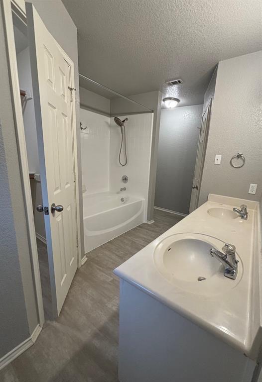 Building Photo - 4300 Maggie Dr