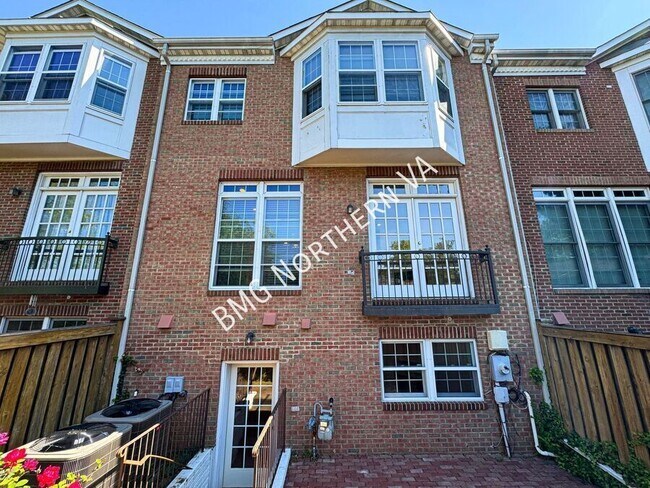 Building Photo - 3091 McKinnon Way
