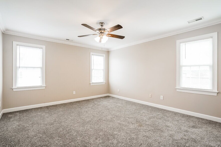 Building Photo - 1005 Azalea Cottage Ct