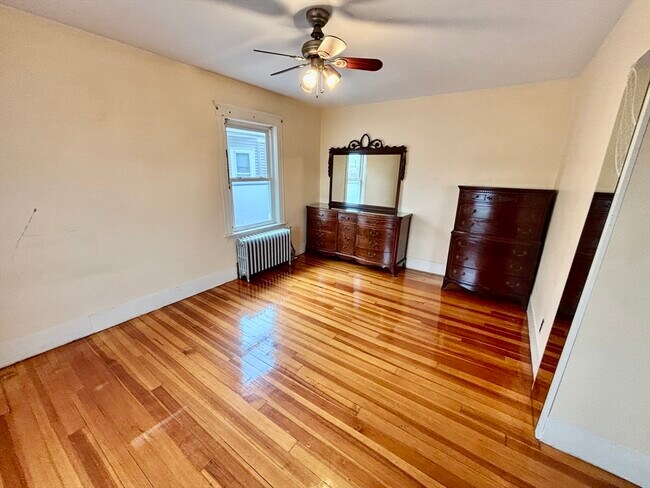 Building Photo - 19 Forest Ave