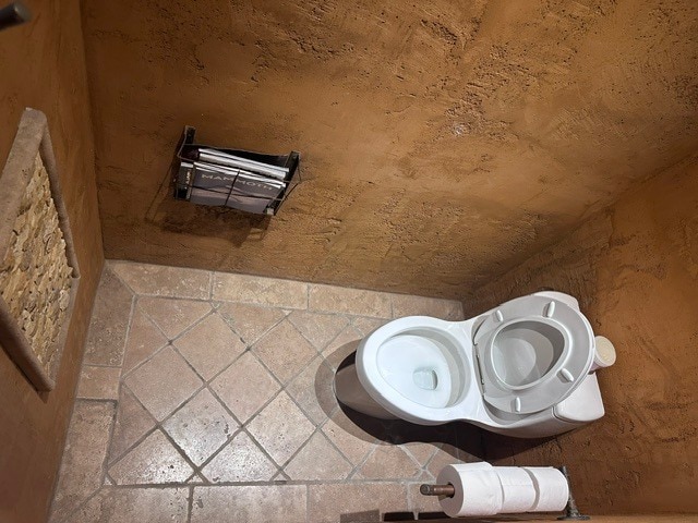 Toilet Water Closet - 870 W 19th St