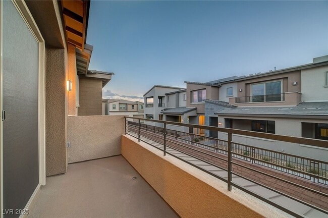 Building Photo - 2537 Monolith St