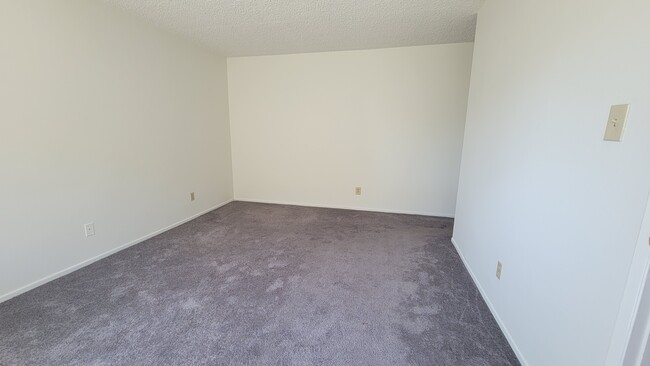 1st bedroom - 1323 S Carmelina Ave