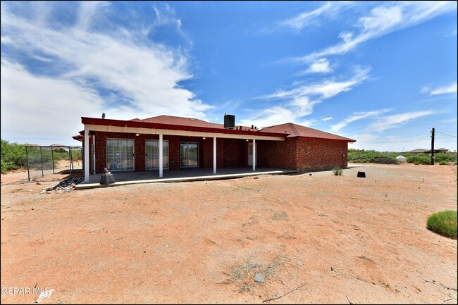 Building Photo - 14101 Koshare Ct