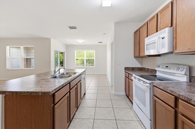 Building Photo - 14295 Overlook Ave
