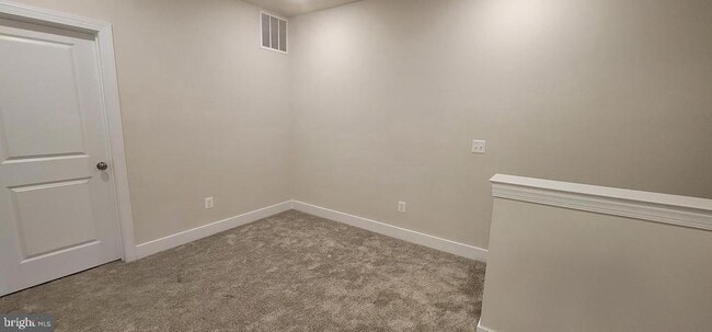 Building Photo - 4940 MacDonough Pl