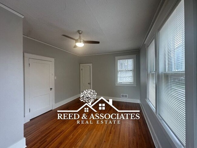 Building Photo - 3 Bedroom in Midtown!