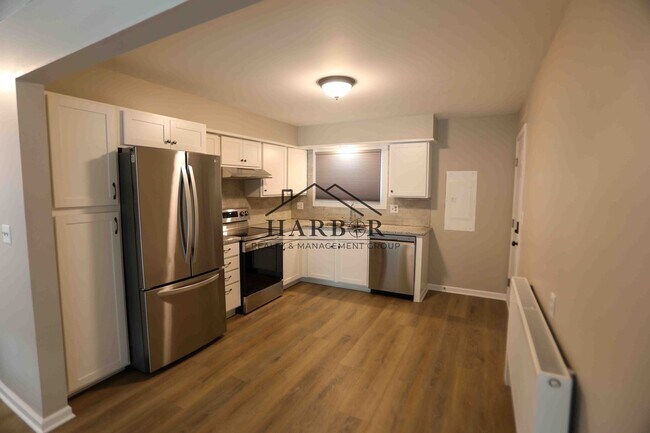 Primary Photo - Fully Renovated 2 Bedroom!