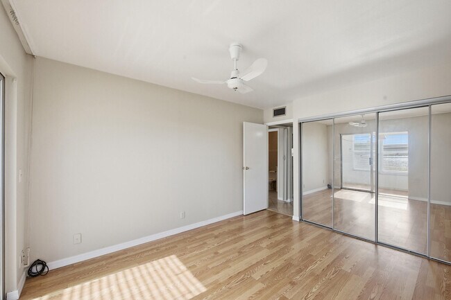 Building Photo - 384 Saxony Trail