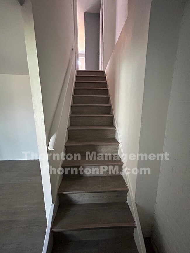 Building Photo - Culpeper Newly Renovated Townhouse