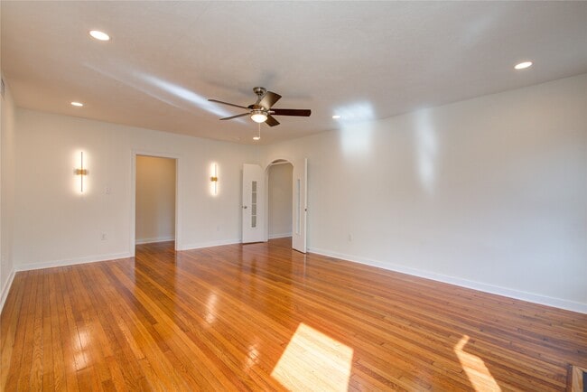 Building Photo - 2208 Blodgett St