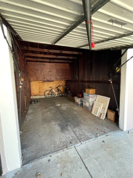 Building Photo - 705 Brent Ave