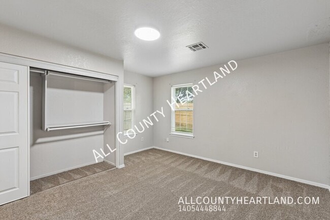 Building Photo - 709 Stonecroft Cir