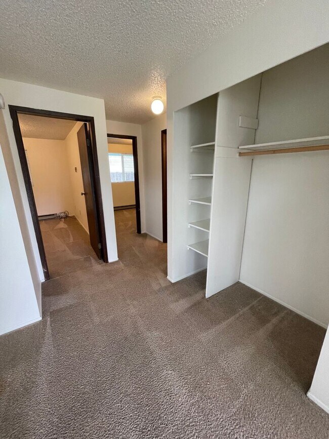 Building Photo - 2 Bedroom unit with Garage in Blaine