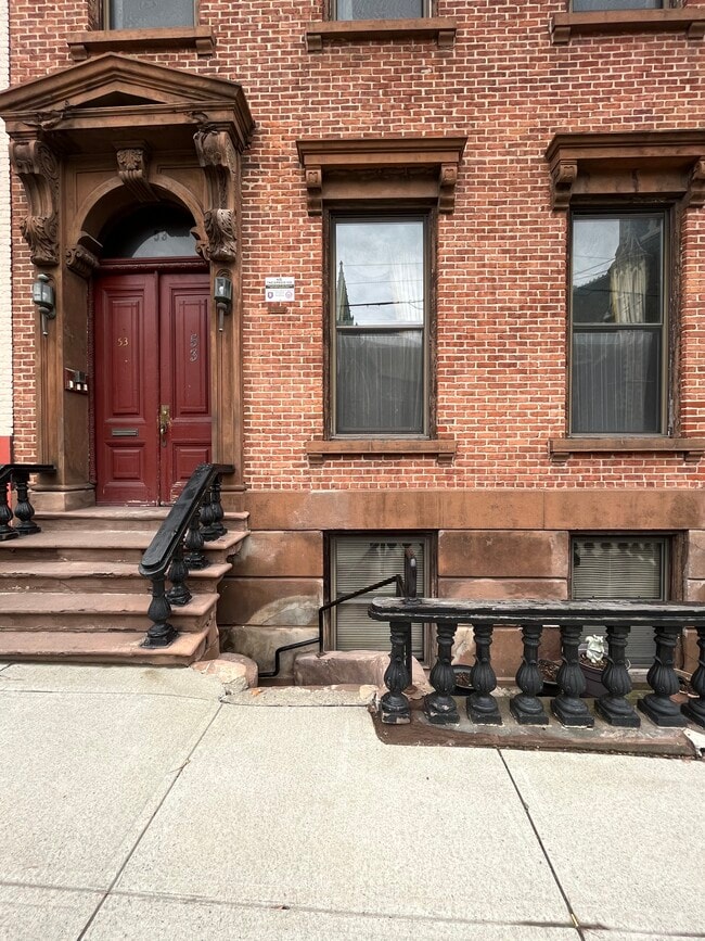 Building Photo - 53 ten broeck st