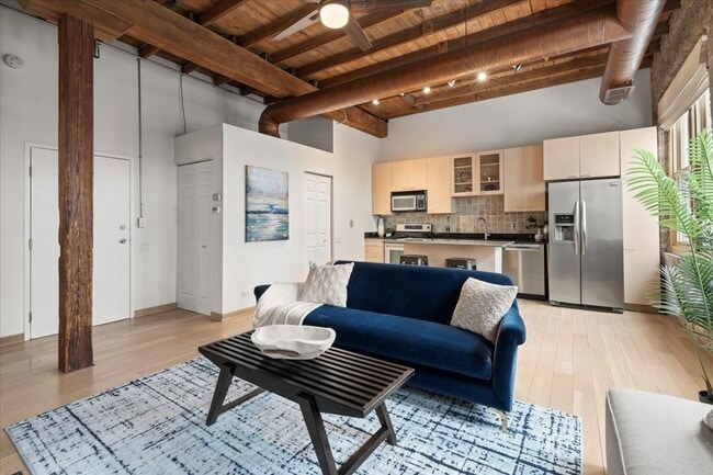 Building Photo - 2510 N Wayne Ave