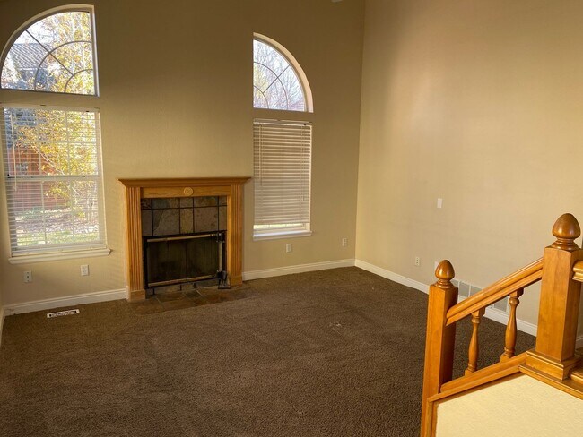 Building Photo - Stroh Ranch Gem