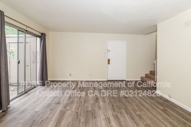 Building Photo - 2043 Sierra Rd