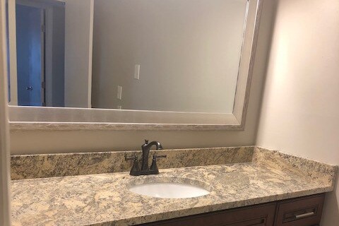 Building Photo - 370 Wallace Rd