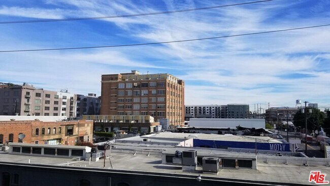 Building Photo - 691 Mill St