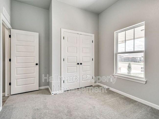 Building Photo - 1007 Magnolia Dr