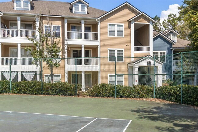 Building Photo - 2801 Chancellorsville Dr