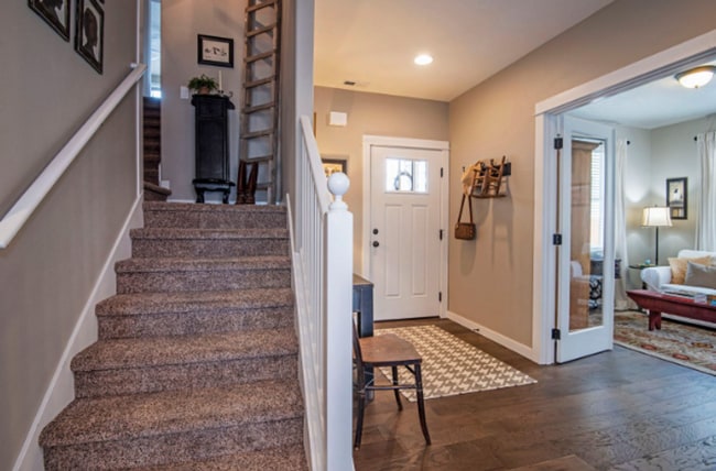 Building Photo - Modern 4-bdr with two Master Suites & Moun...
