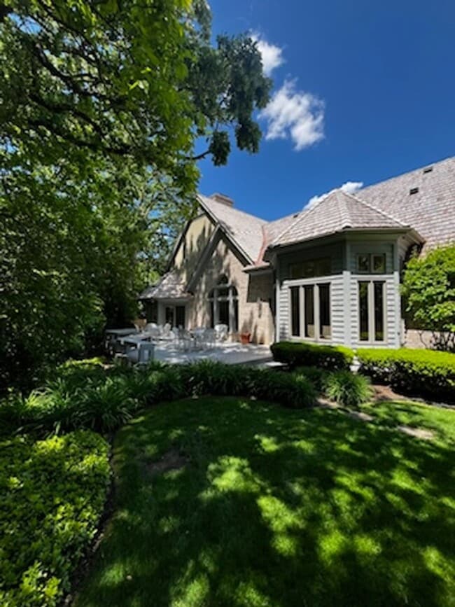 Building Photo - Stunning Custom Built Home with ALL Utilities Included!!