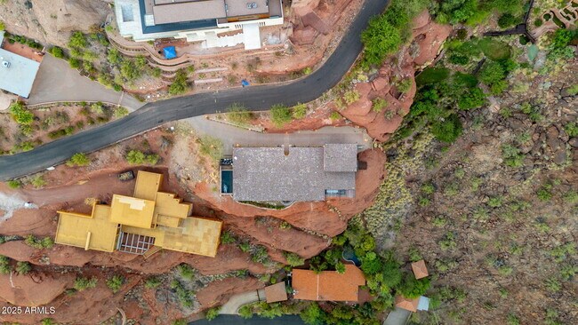 Building Photo - 4925 E Red Rock Dr