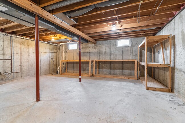 Building Photo - 2521 Woodmeadow Dr SE
