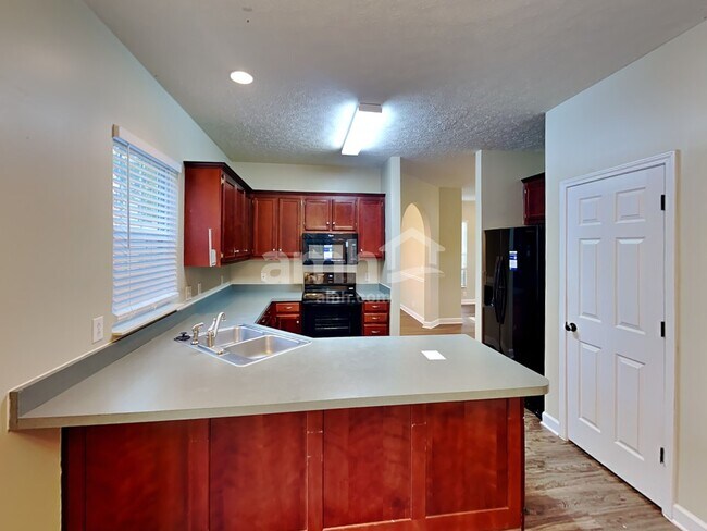 Building Photo - 102 Fairgrove Cir