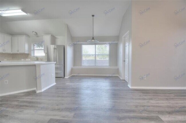 Building Photo - 7297 Chinquapin Dr