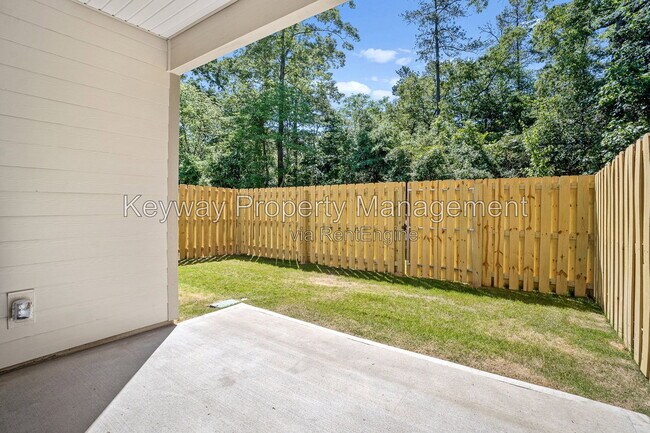 Building Photo - 3225 Venetian Dr