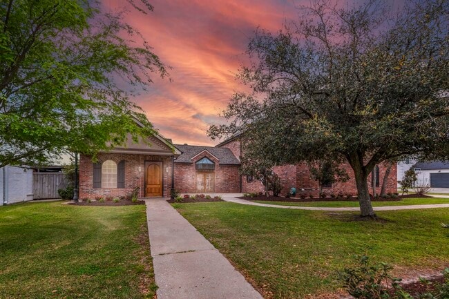 Building Photo - 4329 Edgewater Dr